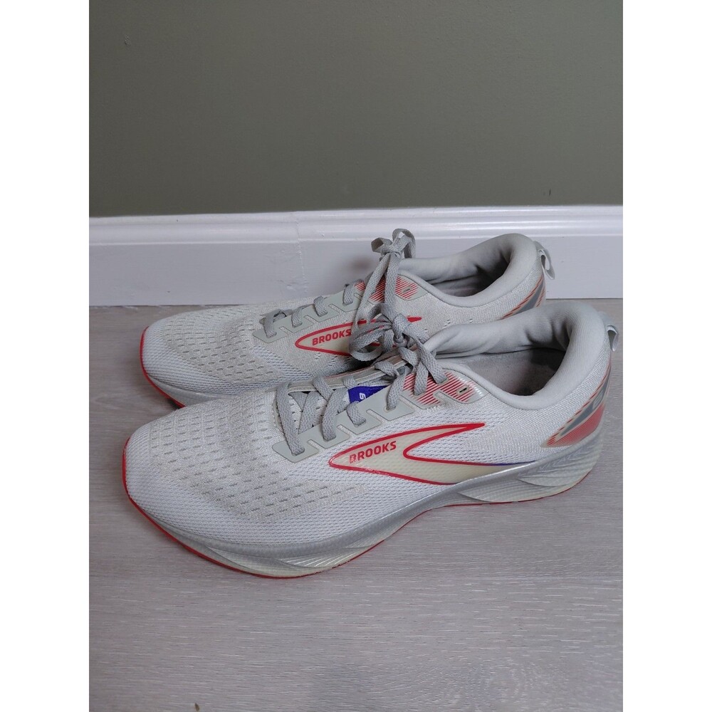 Size 11D - Brooks Levitate StealthFit 6 Dawn  White Purple Men's Sneakers